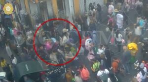 Detienen a cinco mujeres por presunto robo a transeúntes en el centro de la CDMX Detienen a cinco mujeres por presunto robo a transeúntes en el centro de la CDMX